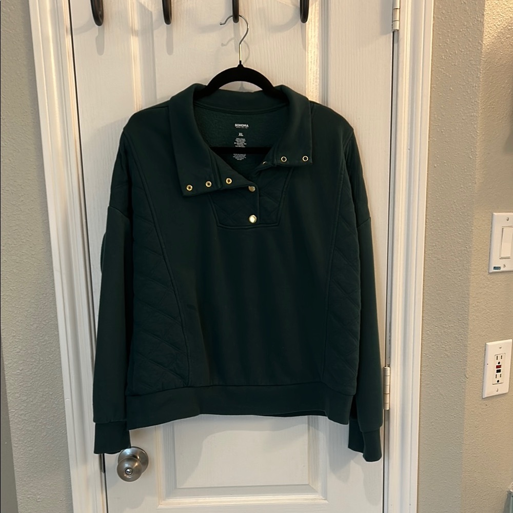Dark Green Pullover Sweatshirt